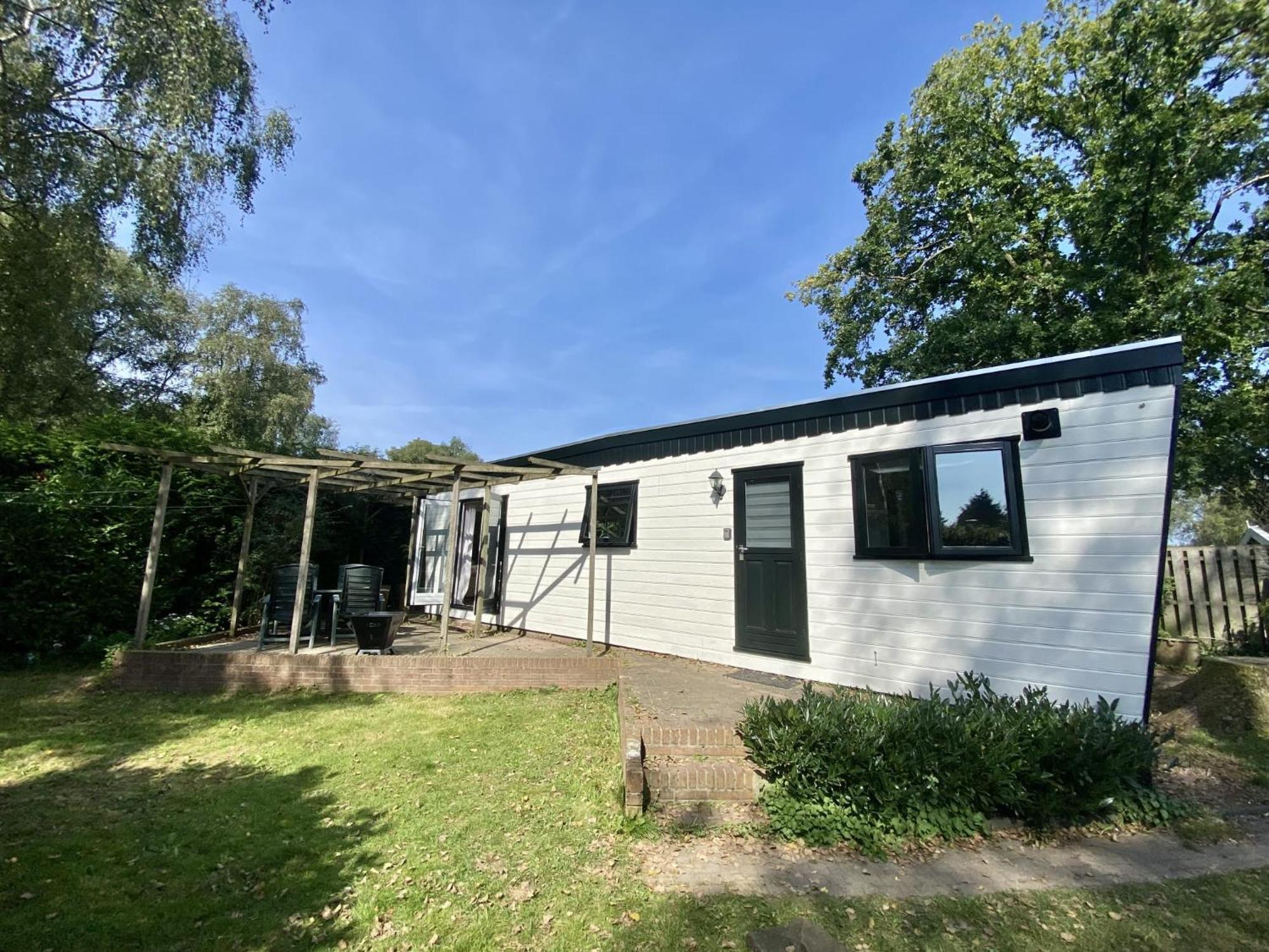 Veluwe Vakanties Chalets With Private Barrel Sauna - With Pool Bar And Restaurant Facilities In The Veluwe National Park Putten Esterno foto