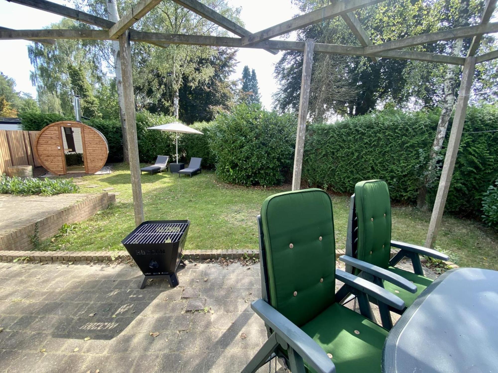 Veluwe Vakanties Chalets With Private Barrel Sauna - With Pool Bar And Restaurant Facilities In The Veluwe National Park Putten Esterno foto