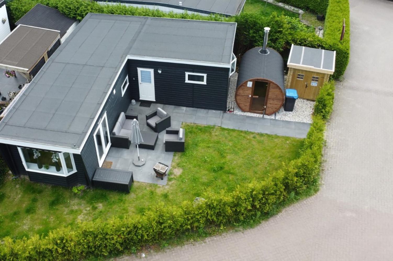Veluwe Vakanties Chalets With Private Barrel Sauna - With Pool Bar And Restaurant Facilities In The Veluwe National Park Putten Esterno foto